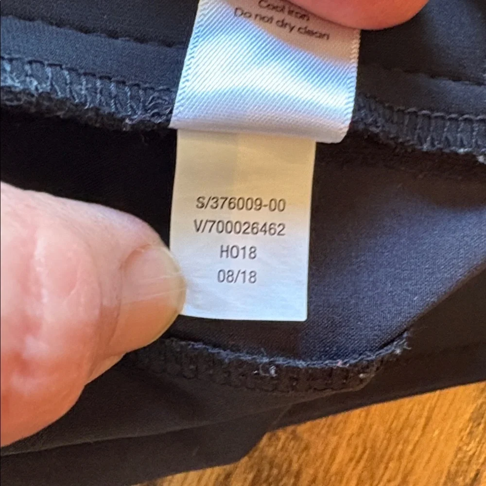 Athleta sz 4T black straight leg pants with pockets